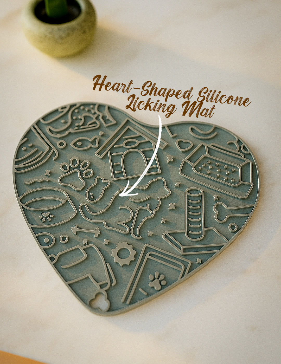 Heart-Shaped Silicone Licking Mat for Dogs & Cats